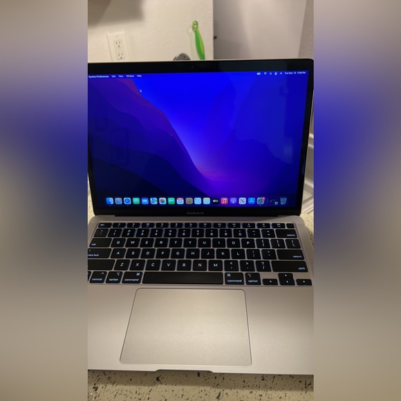 MacBook Air 13 good condición I only used for 1 month or less